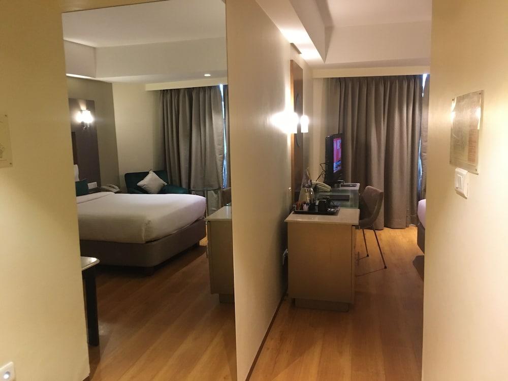 The Golkonda Hotel Хайдарабад Экстерьер фото