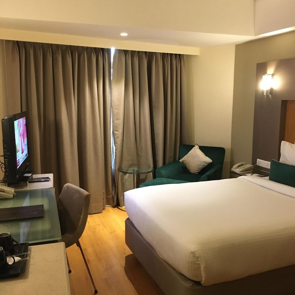 The Golkonda Hotel Хайдарабад Экстерьер фото