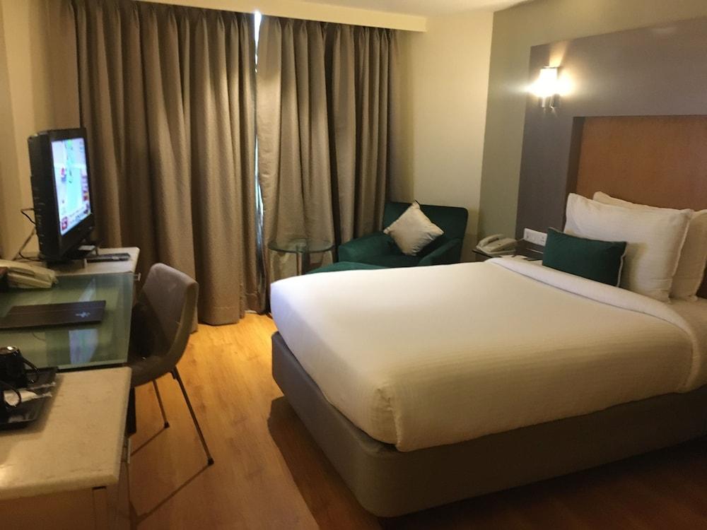 The Golkonda Hotel Хайдарабад Экстерьер фото