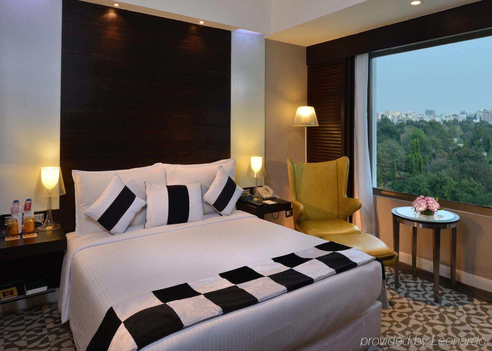 The Golkonda Hotel Хайдарабад Номер фото